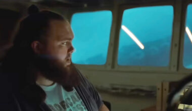 Traileri: jättiläinen vaanii meressä – Myös Suomessa kuvattu merimonsterileffa saapuu valkokankaille