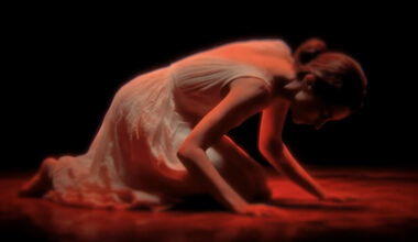 Kreator kunnioittaa videollaan klassikkotason kauhuelokuvaa – katso myös "kulissien takana" -revittely