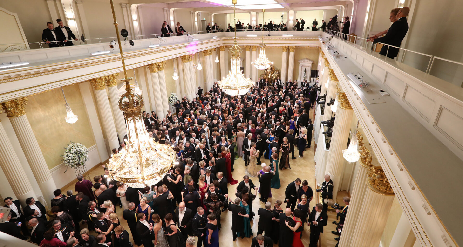 Heidät pitäisi ehdottomasti kutsua Linnan juhliin! 3 kansansuosikkia