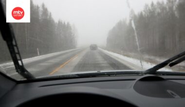 Poliisi varoittaa tiellä liikkujia huonosta ajokelistä etenkin itäisellä Uudellamaalla. Kuvituskuva.