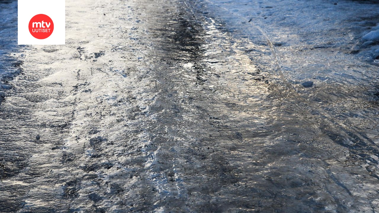 Ilmatieteen laitos varoittaa liukkaasta jalankulkusäästä useissa maakunnissa.