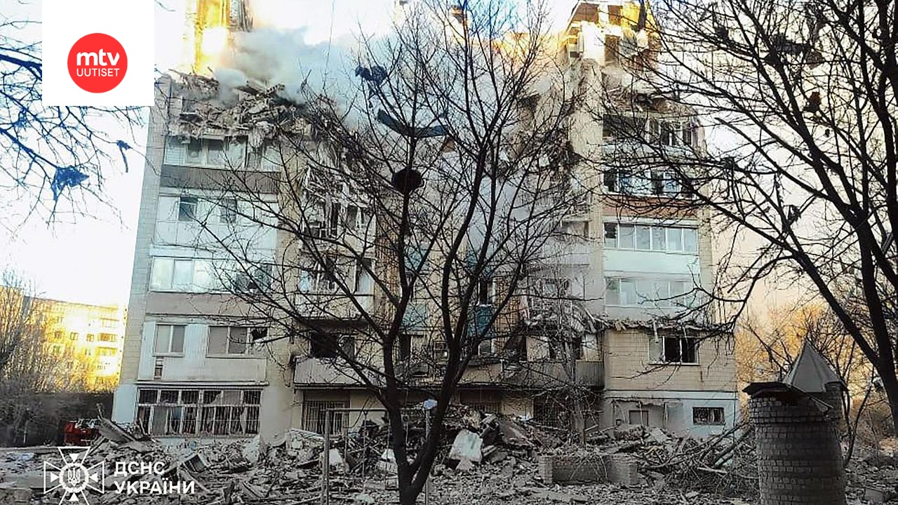 Venäjän iskun tuhon jälkiä UkrainanTernopilissä.