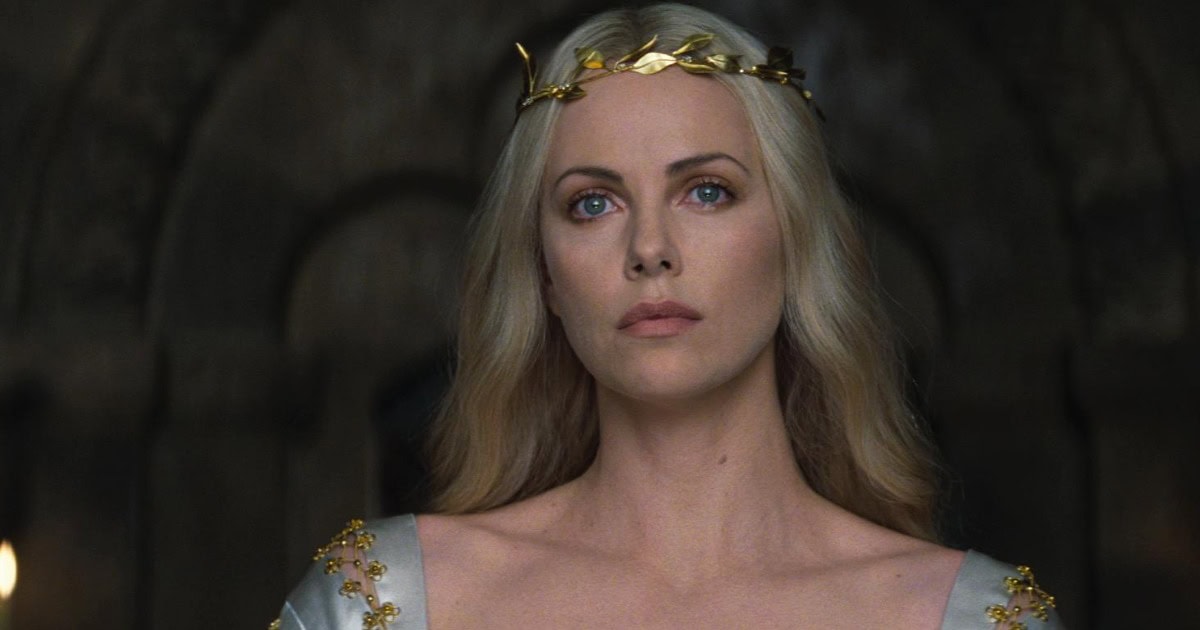 Nyt suoratoistona: Charlize Theronin tiukka asu sai hänet kiemurtelemaan - fantasiaseikkailu ei aivan yllä parhaiden joukkoon