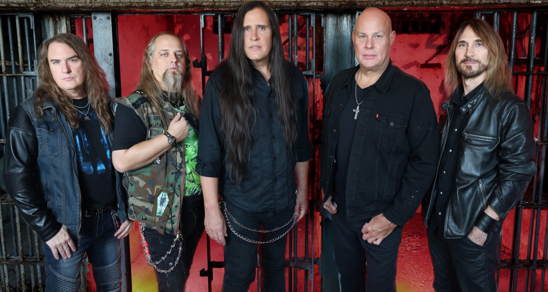 Heviveteraani uudisti miehistönsä Megadethistä ja Alice Cooperin riveistä tutuilla hahmoilla - Uusi single videoineen julki