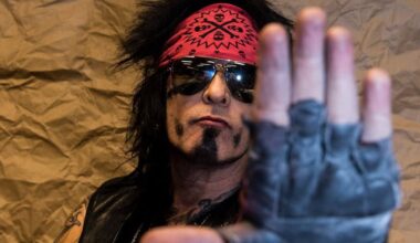 Nikki Sixx kommentoi yhtyetoverinsa Vince Neilin paluuta lavoille - "Olen ylpeä hänestä"