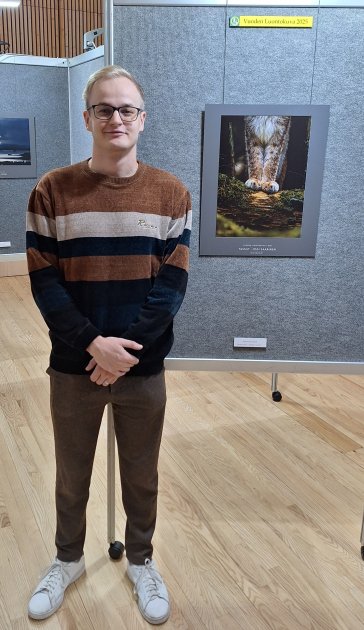 Vuoden Luontokuva 2025 -voittajakuvan ottanut Ossi Saarinen tavattavissa Suomen luontokeskus Haltiassa 29.11.2025