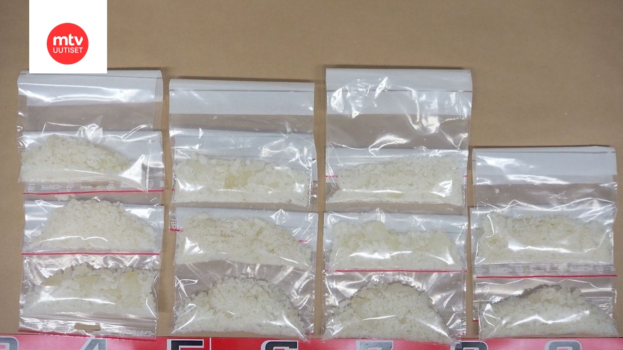 Miesten epäillään tuoneen useita kiloja peukkua Suomeen.