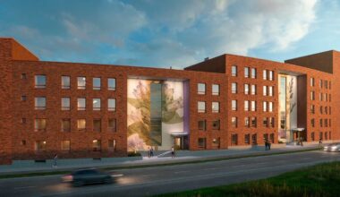 Turun Fabriikin Gilbertin sisäänkäynnin yhteyteen tulee Tatu Tuomisen taideteos violettina hehkuvasta peurankellosta.