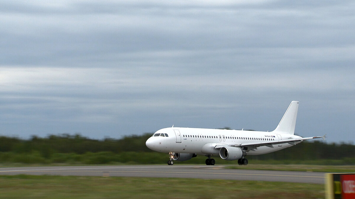 Airbus A320 Turun lentokentällä osana Turku Airshow -tapahtumaa vuonna 2015.