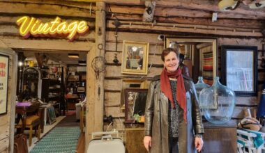 Marika Fagerholm iloitsee siitä, että asiakkaat löytävät aarteita koteihinsa.