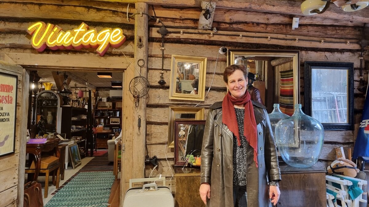 Marika Fagerholm iloitsee siitä, että asiakkaat löytävät aarteita koteihinsa.