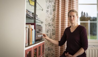 Kun Ylen radio-ohjelmisto meni uuteen uskoon, Aino Wathén päätti toimia − näistä syistä hän perusti Ylen muutoksia vastustavan adressin - Maaseudun Tulevaisuus