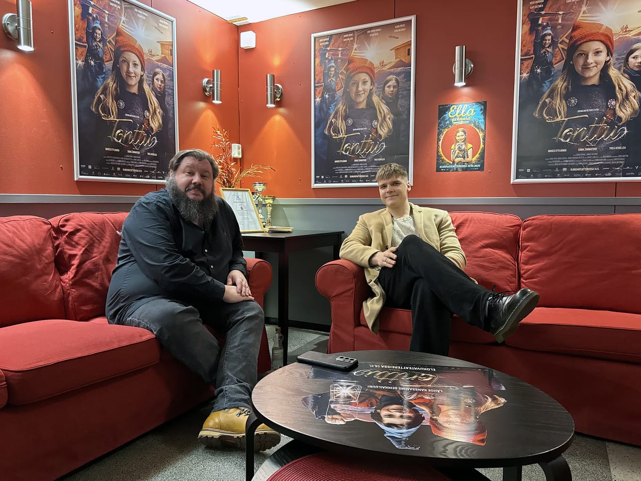 Tonttu elokuvan ohjaaja Joonas Berghäll ja tuottaja Santeri Salminen tulivat Kemiin elokuvan kutsuvierasesitykseen. – Vaihtoehtona oli Los Angeles, mutta Kemi vei voiton.