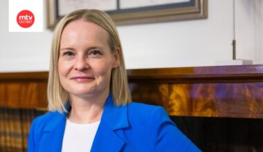 Valtiovarainministeri Riikka Purra (ps.) puhui EK:n syysseminaarissa.