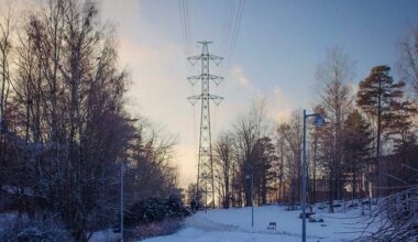 Pörssisähkölle ennakoidaan maltillista hintaa – mutta kylmä kuukausi voi yllättää