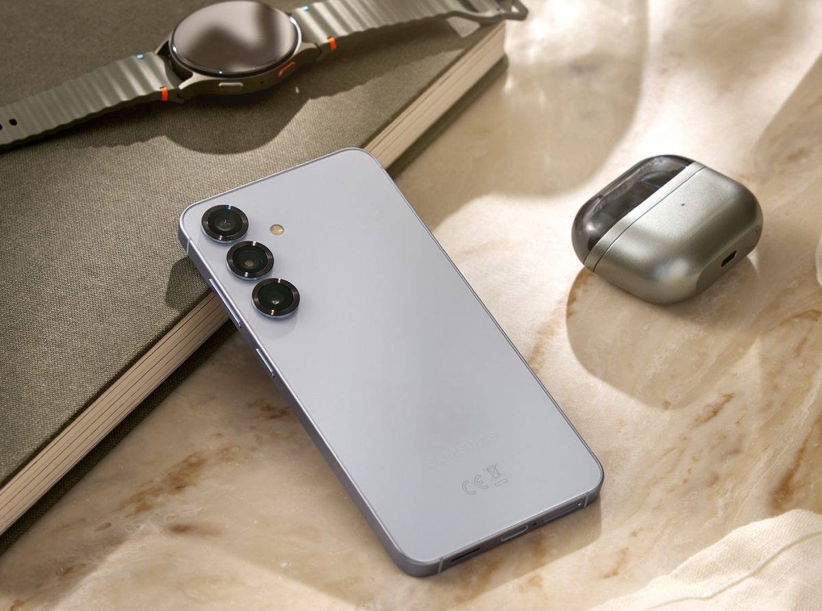 Kuvassa Samsung Galaxy S25.