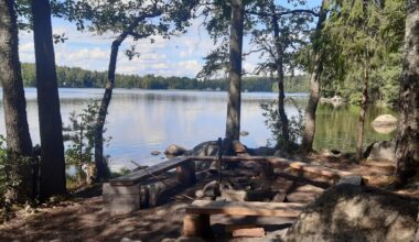 Retkeilypalvelut ja retkeilyn kehitysohjelma [Tampereen kaupunki - Luonto ja ympäristö - Luonnossa liikkuminen