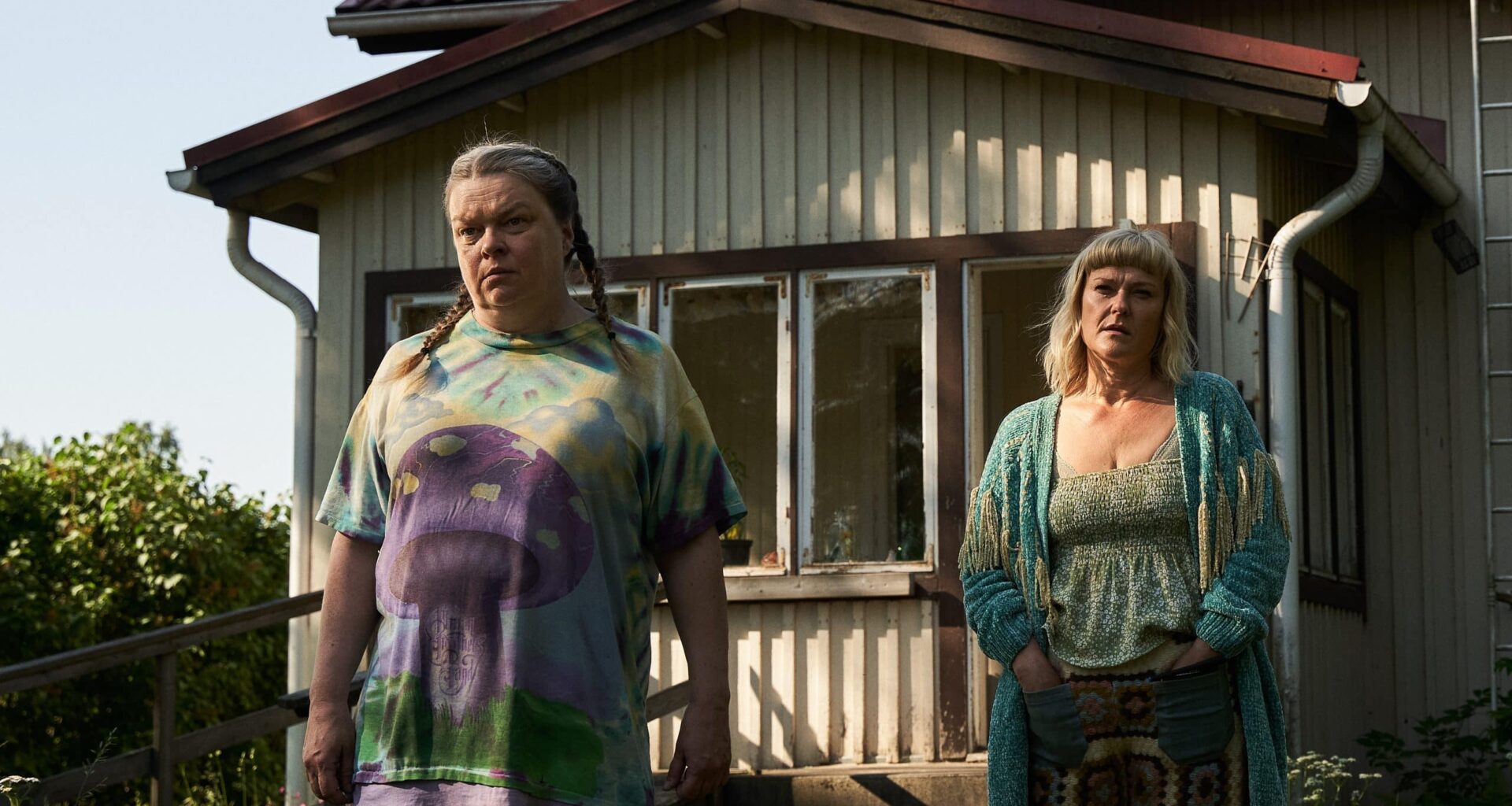 Tänään tv:ssä: Mainio kotimainen uutuuskomedia nyt pienestä ruudusta – Elina Knihtilä ja Pirjo Lonka ovat loistavia!