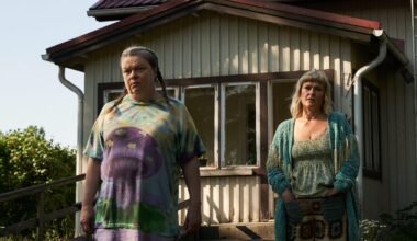 Tänään tv:ssä: Mainio kotimainen uutuuskomedia nyt pienestä ruudusta – Elina Knihtilä ja Pirjo Lonka ovat loistavia!