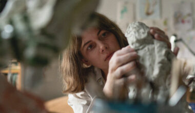 Nyt suoratoistona: Kuvanveistäjä tasapainoilee työn ja arjen välillä - "valloittavan hauska elokuva"