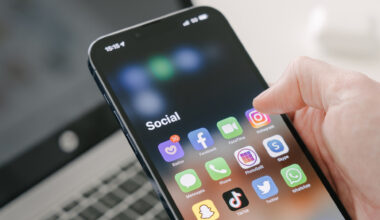 Mtä somessa saa toisesta ihmisestä sanoa? Juristi vastaa