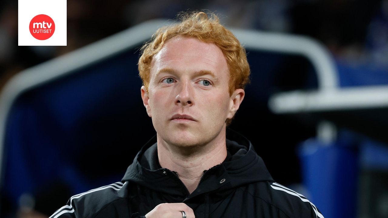 Stevie Grieve neuvottelee ruotsalaisseura Helsingborg IF:n kanssa.