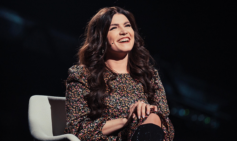 Suvi Teräsniska kohtasi yllätyksen Warnerin toimistolla!