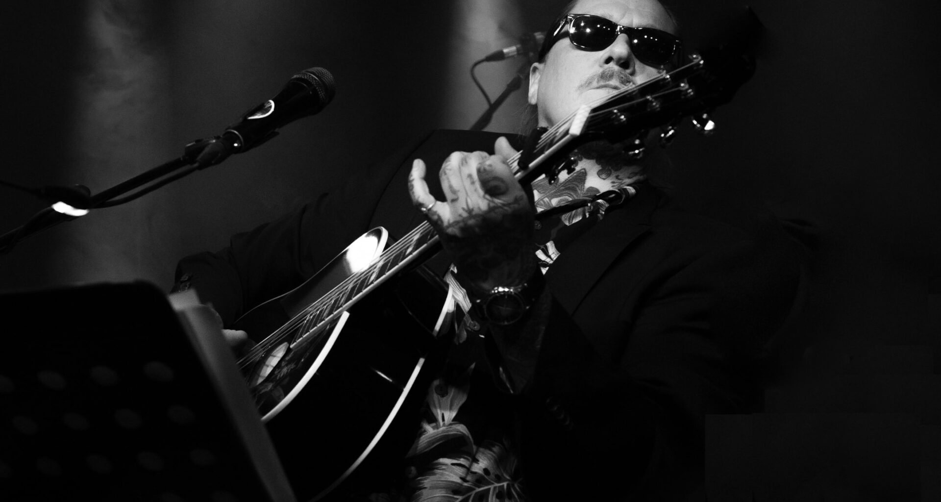 Trippi T. Jarva and the Dark Place -muusikoiden nuoruudenmaisemiin - Hades Children -kappaleella on erikoinen kytkös teatterimaailmaan