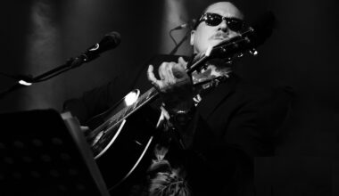 Trippi T. Jarva and the Dark Place -muusikoiden nuoruudenmaisemiin - Hades Children -kappaleella on erikoinen kytkös teatterimaailmaan