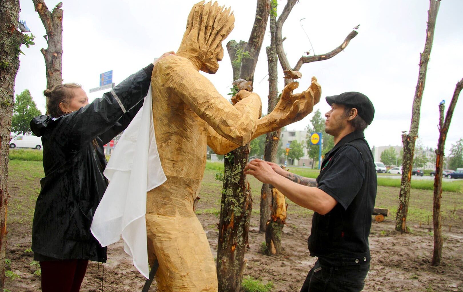Taiteilija Teemu Mäenpään veistokset siirretään uuteen paikkaan Huittisissa - Alueviesti