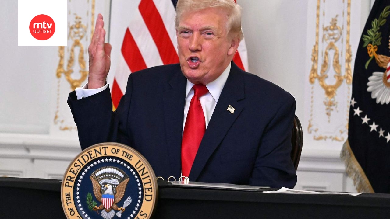 Trump kirjoittaa sosiaalisessa mediassa peruvansa lähes kaikki Biden määräykset.