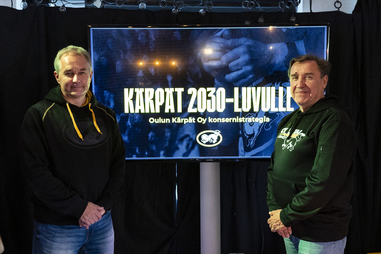 Toimitusjohtaja Tommi Virkkunen (vas.) ja hallituksen puheenjohtaja Juha Junno ohjaavat oululaisseuraa suomalaisen kiekon uudistusten aallokossa.