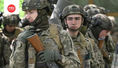 Sosiaalisessa mediassa leviää nyt runsaasti tekoälyvideoita antautuvista ja vetäytyvistä ukrainalaisjoukoista. Kuvituskuva. Ei tekoälykuva.