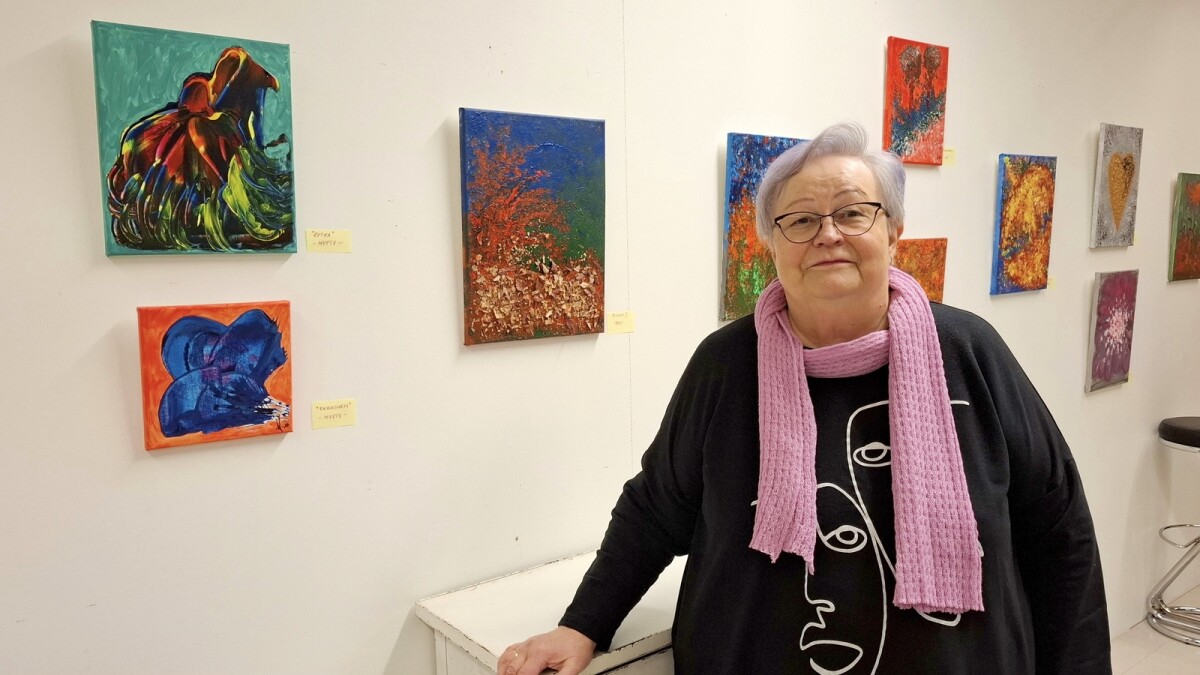 Kuukauden taiteilija Aila Virpikari maalasi Kotkan levyn kanteen mutta siitä tulikin suruadressi