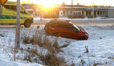 Kaksi henkilöautoa kolaroi Kannuksessa lähellä keskustaa
