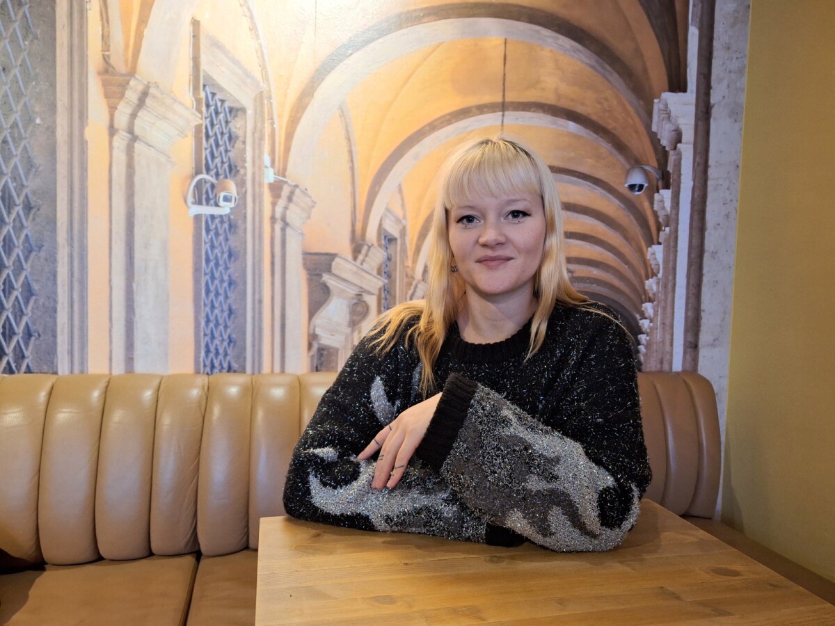 Kuhmolaislähtöinen Ainoa tähtää musiikillaan tähdeksi – biisintekijäkumppanina on menestysbändistä tuttu puoliso