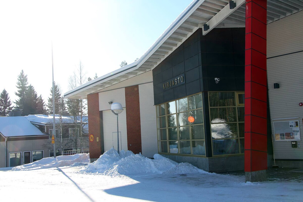 Suomussalmen kirjastotoimenjohtaja Aino Sataman kirjoitus: Omatoimikirjaston aukioloa voidaan joutua rajoittamaan käytöshäiriöiden vuoksi