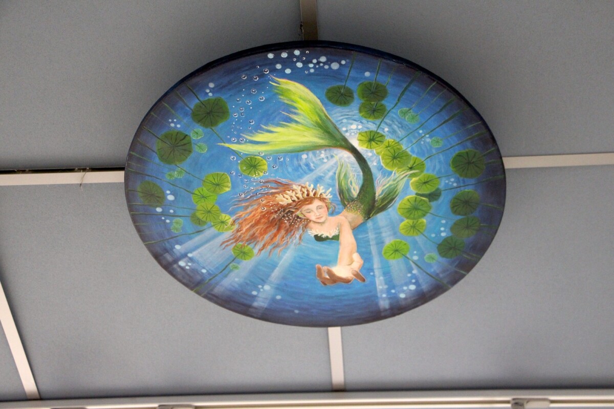 Suomussalmelaisen Leena Juntusen Pienistä palasista -taidenäyttely kutsuu Galleria Kieppiin