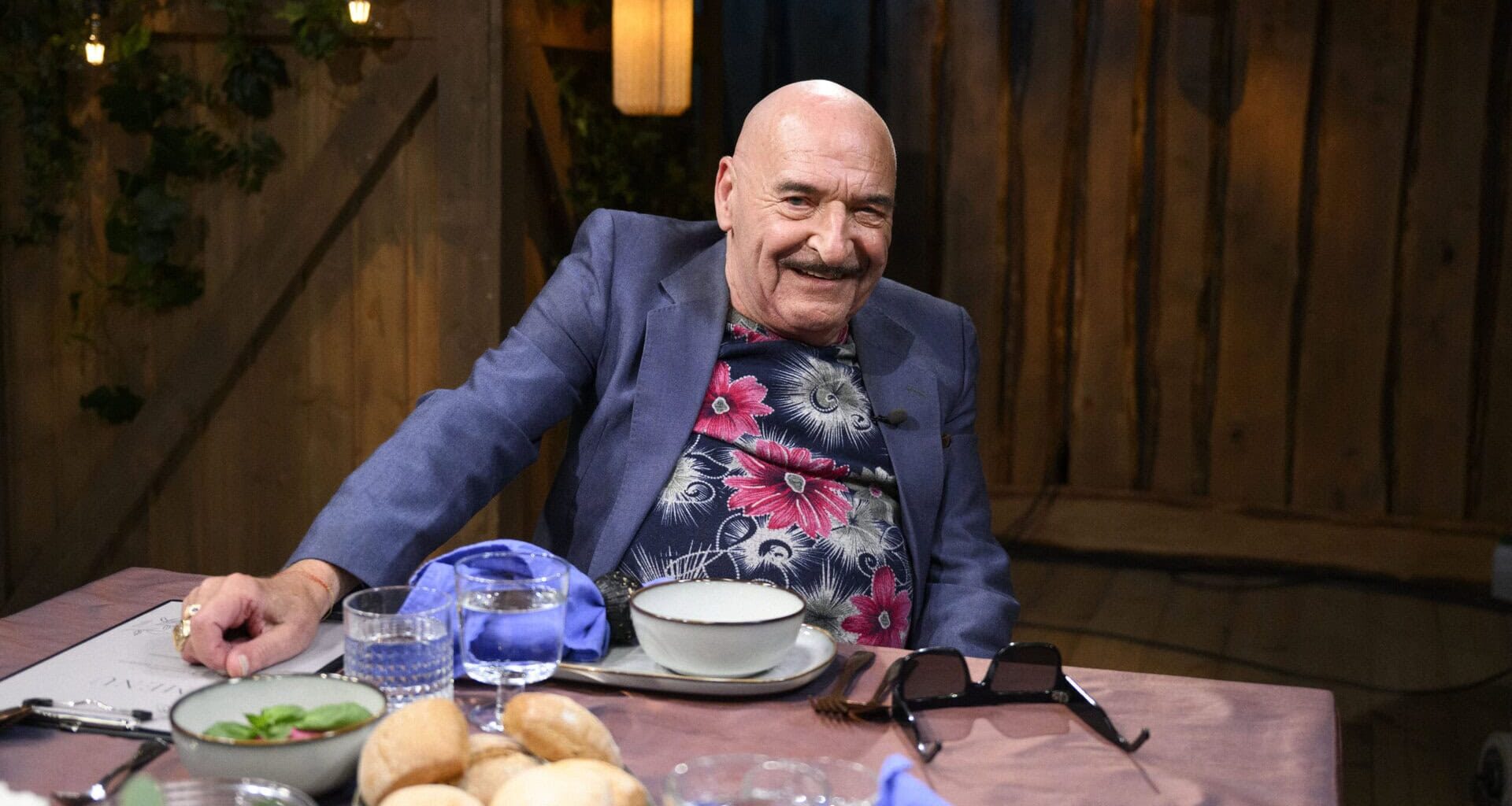 Käärijän vankilautelut yllättävät Remu Aaltosen: "Se johtuu geeneistä ja noista hulluista asioista"