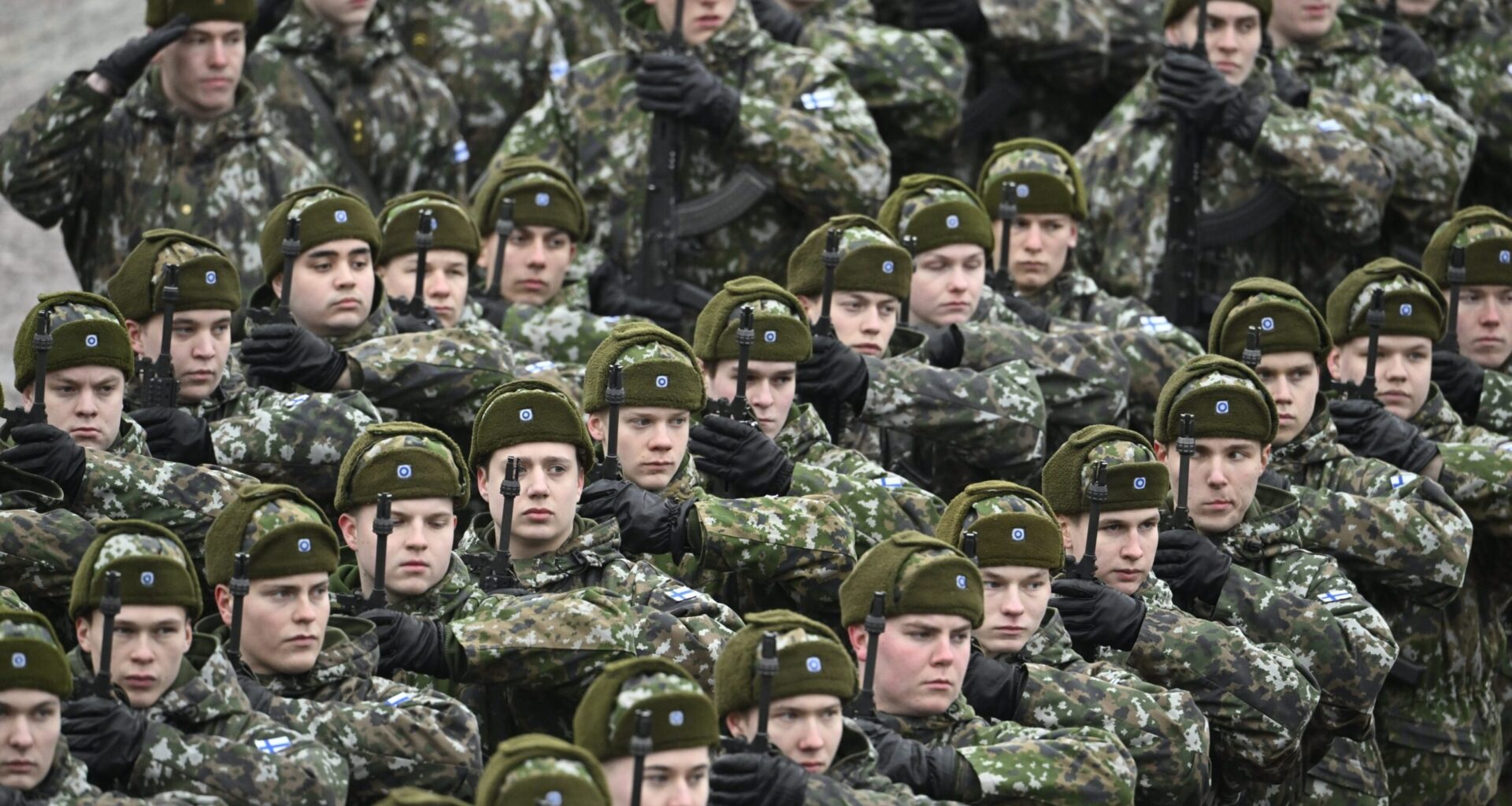 Suomi vahvistaa puolustustaan - "maamme on turvassa"