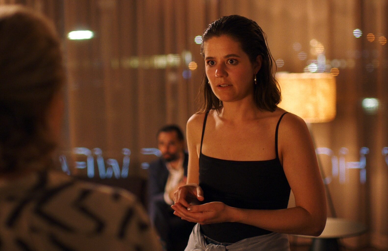 Tänään tv:ssä: Veran estot katoavat hypnoosissa, ja siitä seuraa outoja ja kiusallisia tilanteita