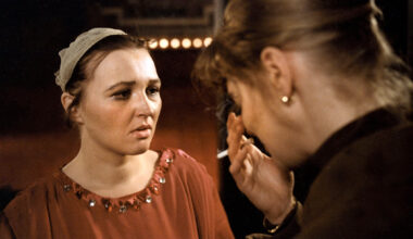 Jäähyväiset ammentaa Vivica Bandlerin nuoruusmuistoista