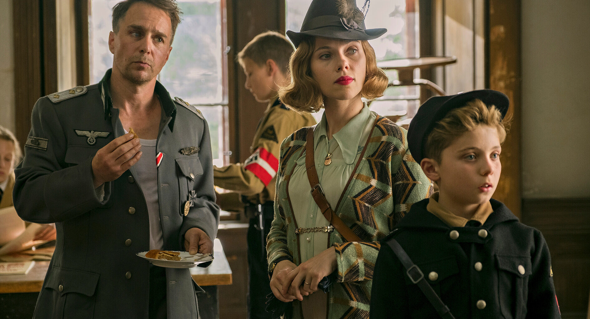 Jojo Rabbit on koskettava natsi-Saksaan sijoittuva musta komedia