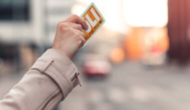 Fölin matkakortteja voi hankkia ja ladata kaupungintalon asiointipisteessä