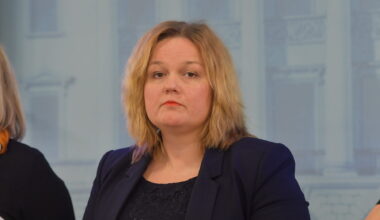 "Rouva pälpättää jonnin joutavia" – Sheikki Laakso syyttää Krista Kiurua työpaikkakiusaamisesta