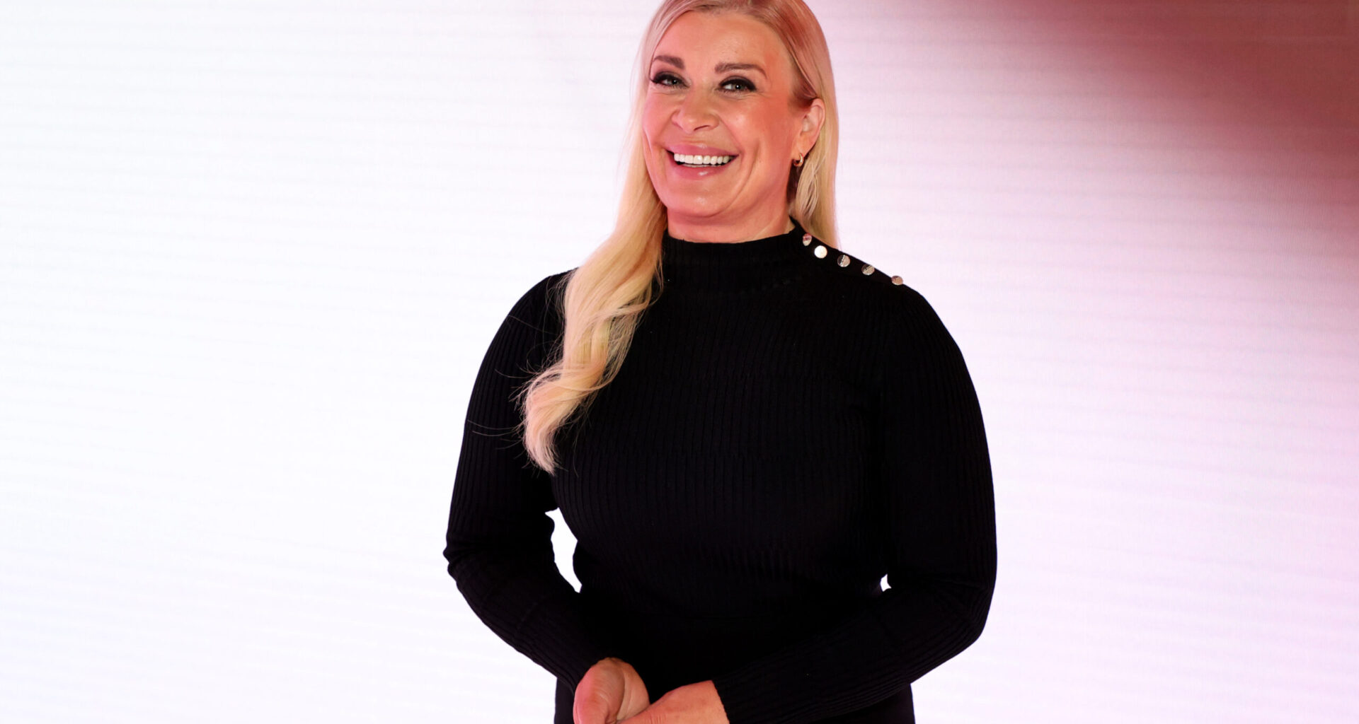 MTV: "Omin jaloin en kotiin päässyt" – Kirsi Alm-Siira puolustaa Sarah Dzafcea kertomalla omasta töppäyksestään