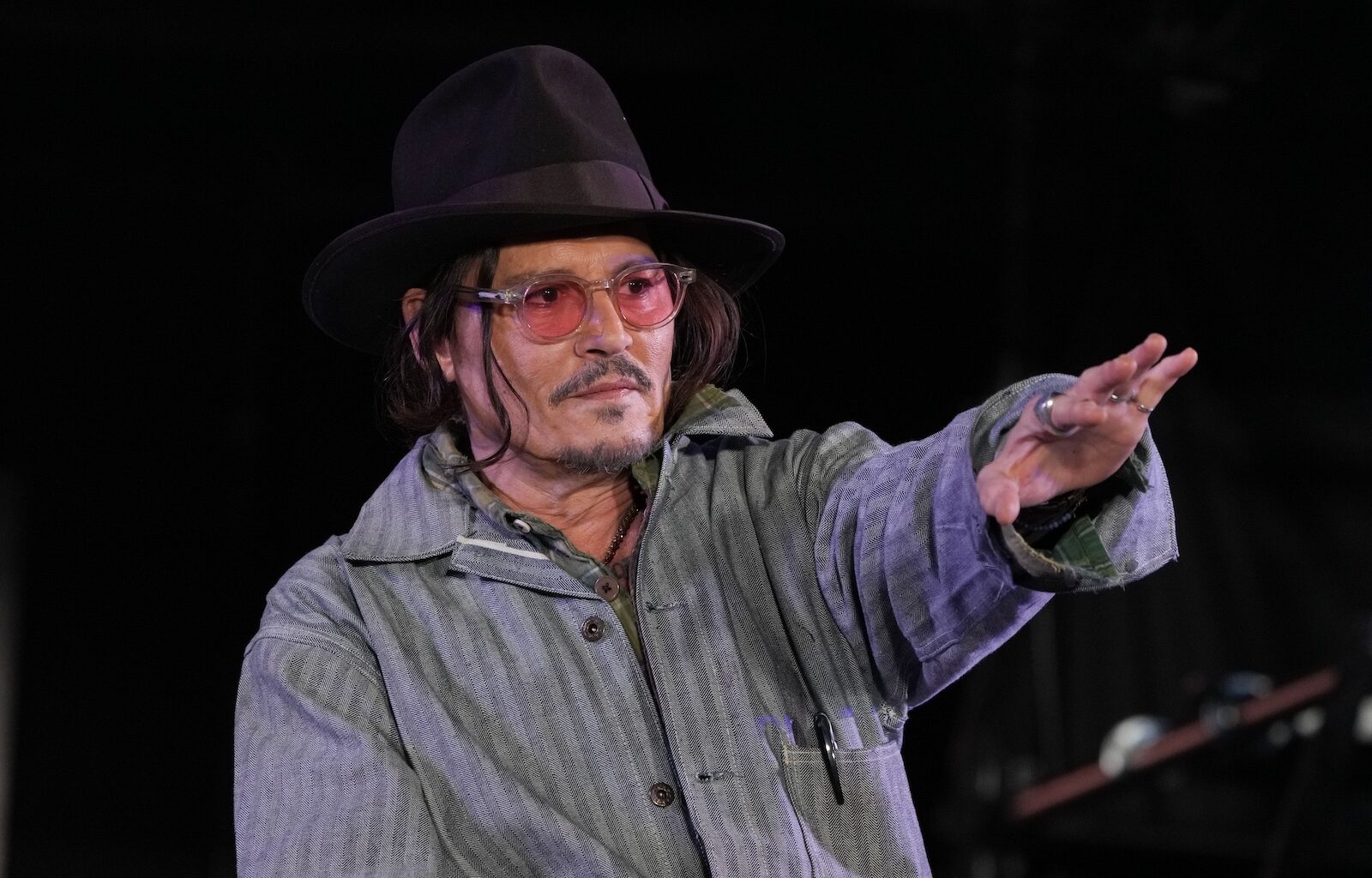 Johnny Depp vetäytyi valokeilasta vuosiksi – Nyt hän on tulossa ryminällä takaisin