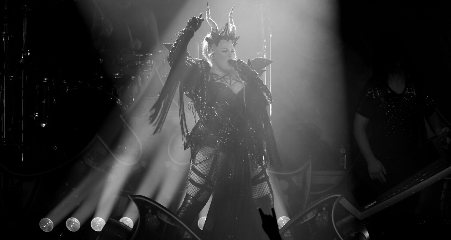 Noora Louhimo jättää Battle Beastin: "Tämä ei ole loppu, tämä on uuden seikkailun alku"