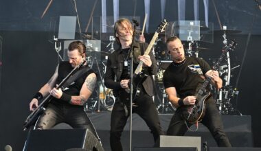 Tarina siitä, miten Iron Maiden osaa olla lämppäribändeilleen harvinaisen mukava kiertuekaveri