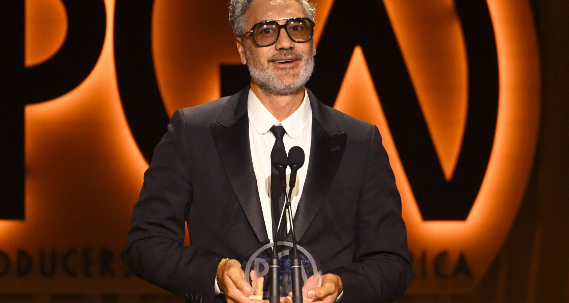 Taika Waititi tekee paluun muutaman flopin jälkeen – luvassa satiirinen kanasotku